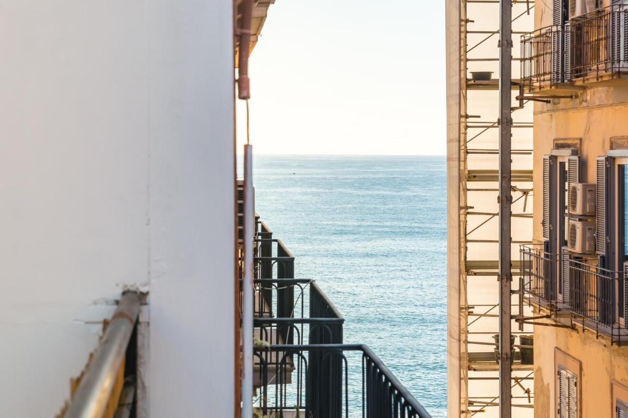 Parthenope'S Eye On The Seafront By Napoliapartments Kültér fotó