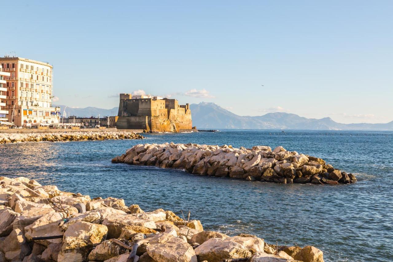Parthenope'S Eye On The Seafront By Napoliapartments Kültér fotó